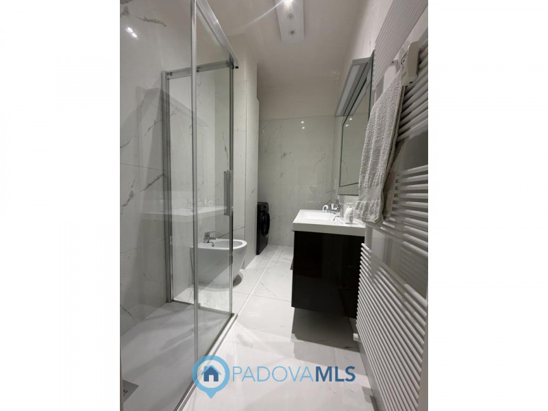 Immobile in esclusiva al Gruppo Padova MLS

A pochi passi dal Duomo di Padova, in una delle vie p...