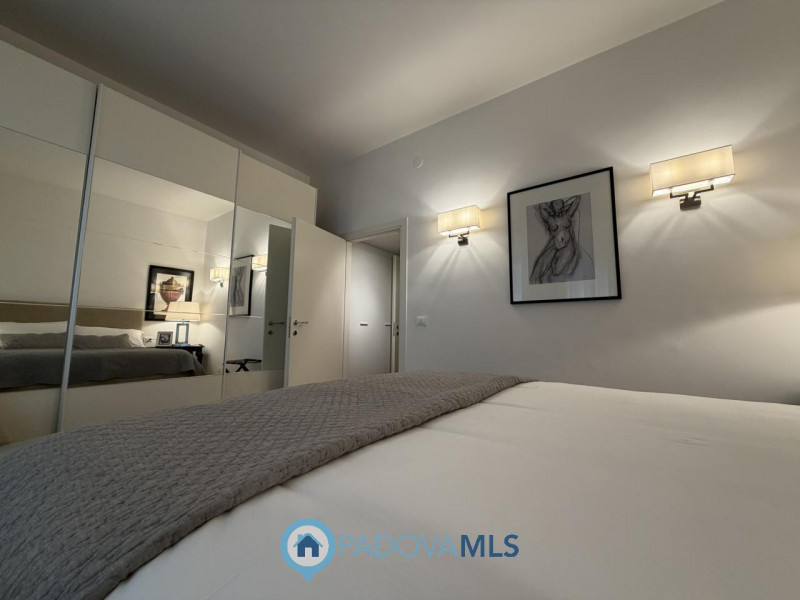 Immobile in esclusiva al Gruppo Padova MLS

A pochi passi dal Duomo di Padova, in una delle vie p...