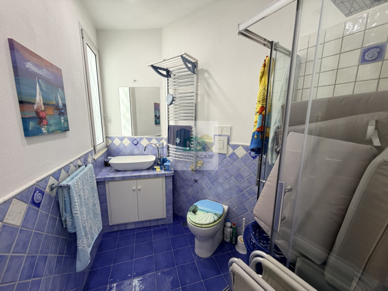 Nel cuore di Casamicciola Terme, proponiamo in vendita una bellissima casa indipendente su tre li...