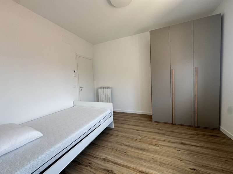 Camera con bagno, per una persona, per lavoratori / studenti. A 200 metri dagli ospedali, in via ...