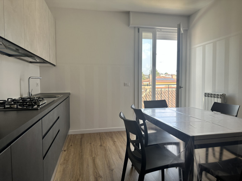 Camera con bagno, per una persona, per lavoratori / studenti. A 200 metri dagli ospedali, in via ...