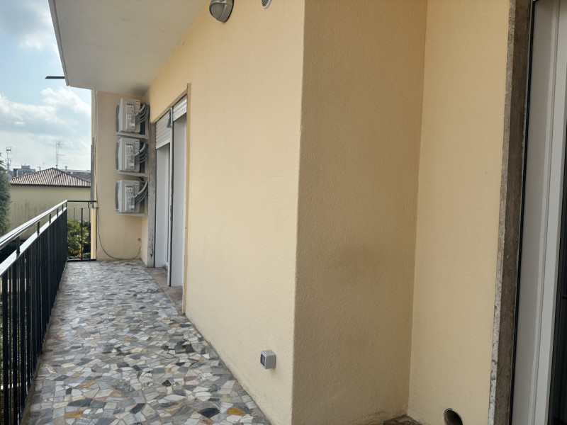 Camera con bagno, per una persona, per lavoratori / studenti. A 200 metri dagli ospedali, in via ...