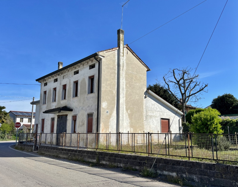 CASA SINGOLA IN VENDITA A GAZZO ZONA VILLALTA - Rif. 8374
Scoprite la vostra oasi di tranquillità...