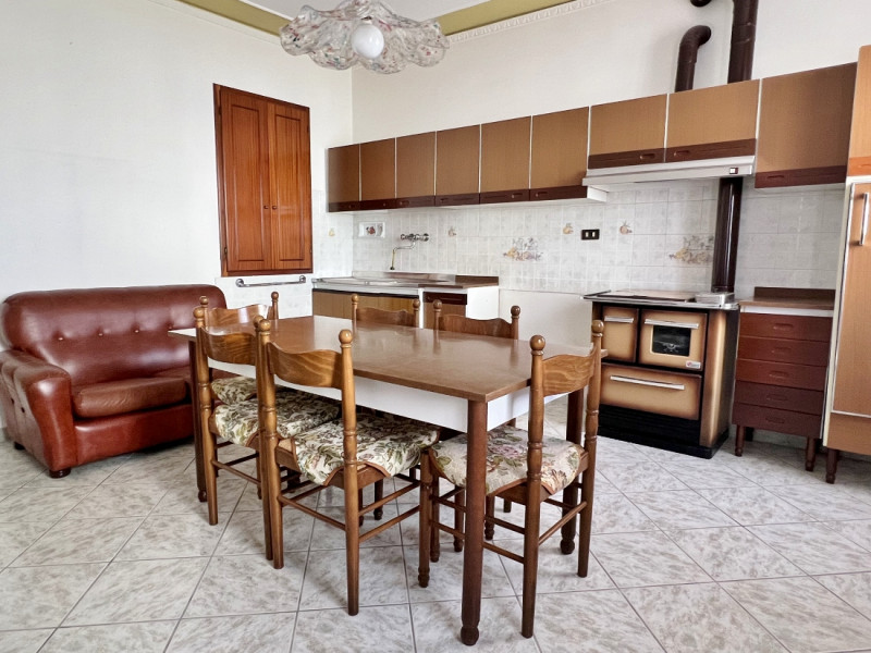 CASA SINGOLA IN VENDITA A GAZZO ZONA VILLALTA - Rif. 8374
Scoprite la vostra oasi di tranquillità...