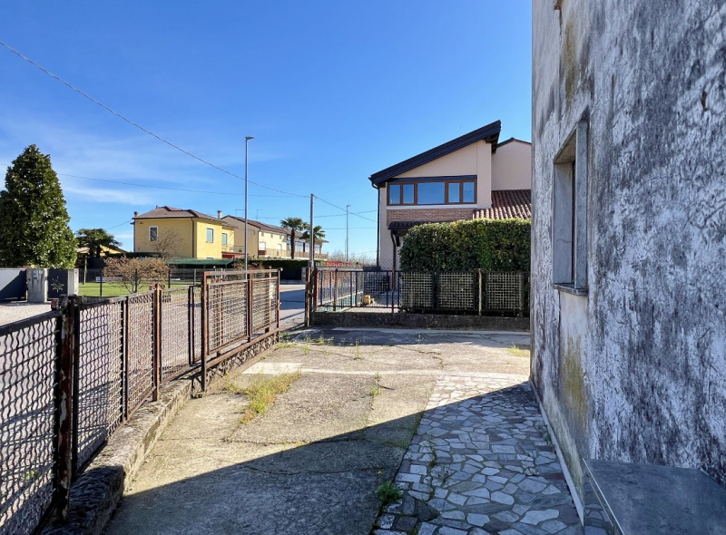 CASA SINGOLA IN VENDITA A GAZZO ZONA VILLALTA - Rif. 8374
Scoprite la vostra oasi di tranquillità...