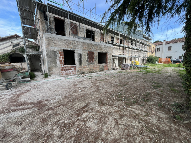 In una delle zone più richieste, comoda a tutto, perfetta per vivere Mirano, all'interno di un el...