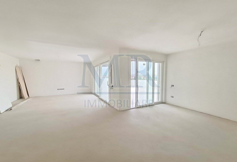 MONTEGROTTO TERME - Rif.: MR116C8
ATTICO  - AMPIO SOGGIORNO -  CL. ENERG. "A4"

In stupenda zona ...