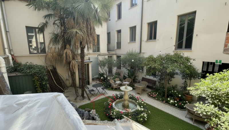 Proponiamo in vendita un appartamento trilocale di circa 80 mq situato nell’esclusivo e ricercato...