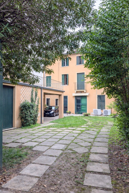 PRESTIGIOSA PORZIONE BIFAMILIARE IN CENTRO STORICO €.910.000 rif. CL532

Nel prestigioso e riserv...