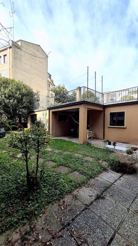 PRESTIGIOSA PORZIONE BIFAMILIARE IN CENTRO STORICO €.910.000 rif. CL532

Nel prestigioso e riserv...