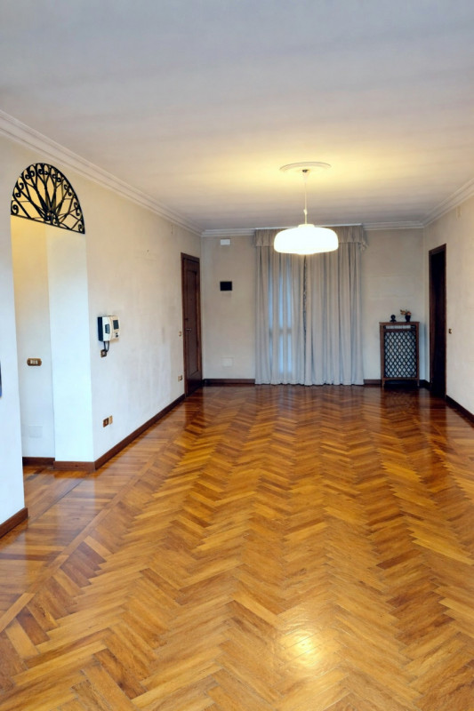 PRESTIGIOSA PORZIONE BIFAMILIARE IN CENTRO STORICO €.910.000 rif. CL532

Nel prestigioso e riserv...