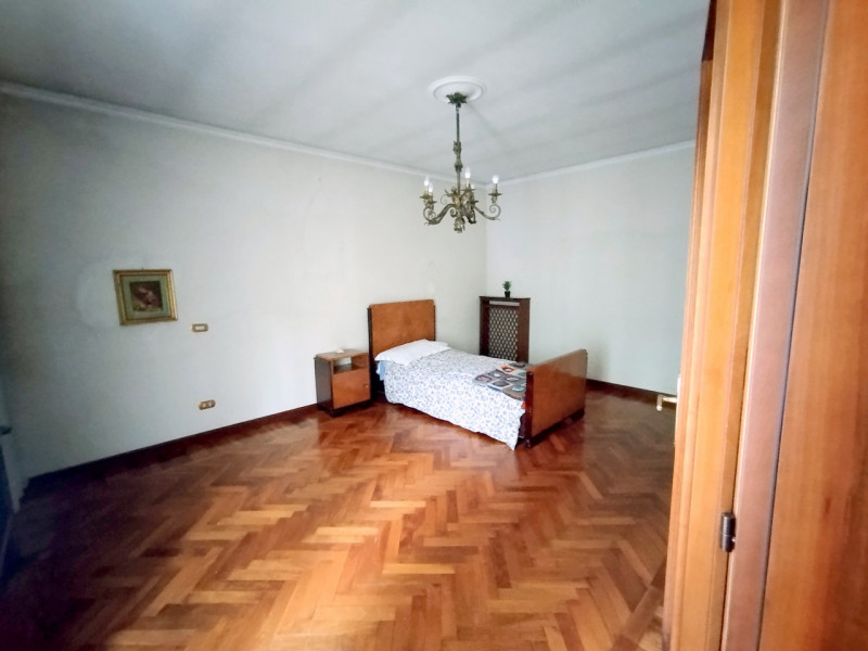 PRESTIGIOSA PORZIONE BIFAMILIARE IN CENTRO STORICO €.910.000 rif. CL532

Nel prestigioso e riserv...