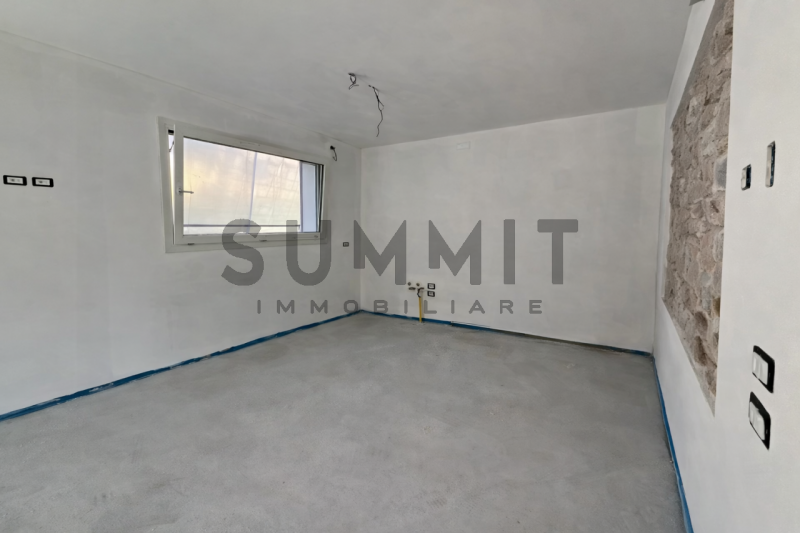 SCHIO – Caile: VILLA SINGOLA al grezzo avanzato con ampio terrazzo e giardino, portico/garage. Cl...