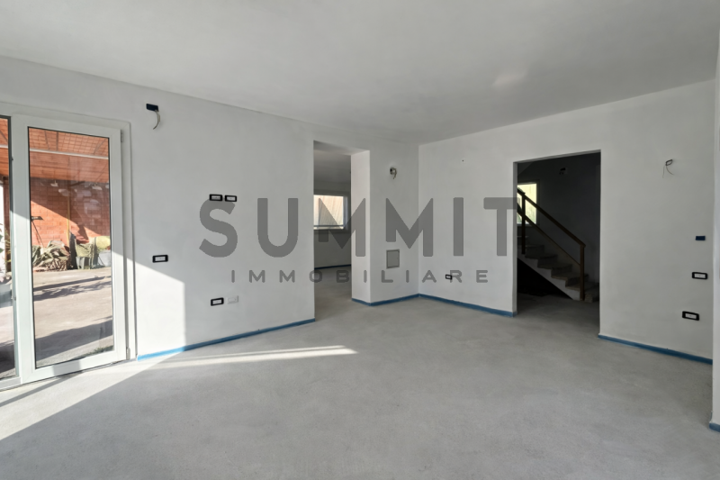 SCHIO – Caile: VILLA SINGOLA al grezzo avanzato con ampio terrazzo e giardino, portico/garage. Cl...