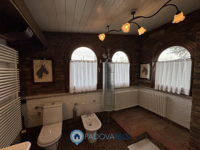 Immobile in esclusiva al Gruppo Padova MLS
Voltabrusegana. Se amate la tranquillità e allo stesso...