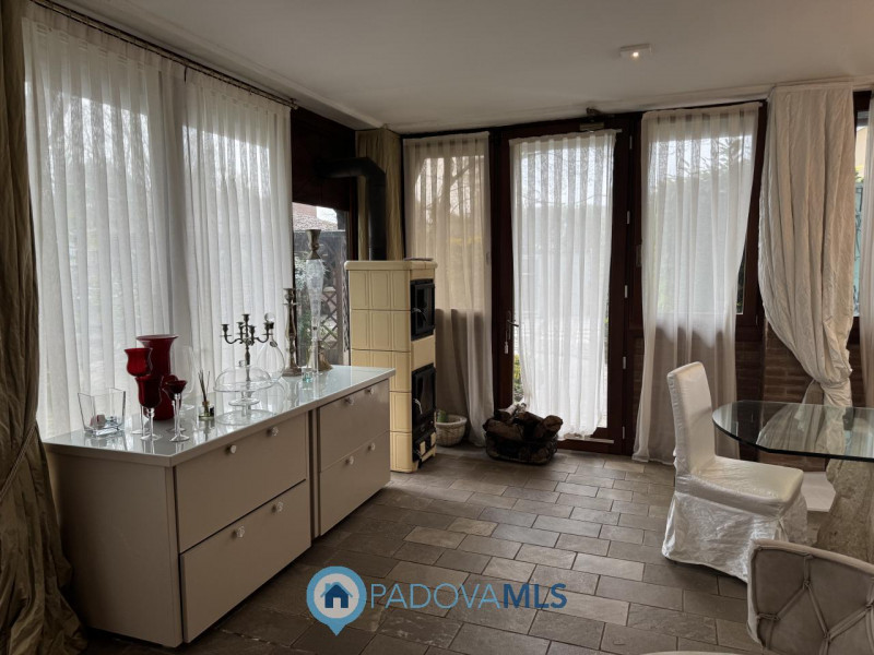 Immobile in esclusiva al Gruppo Padova MLS
Voltabrusegana. Se amate la tranquillità e allo stesso...