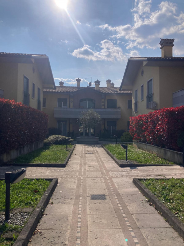 Santorso (zona Timonchio)- Miniappartamento in affitto - 500€/mese

>>> verranno prese in carico ...