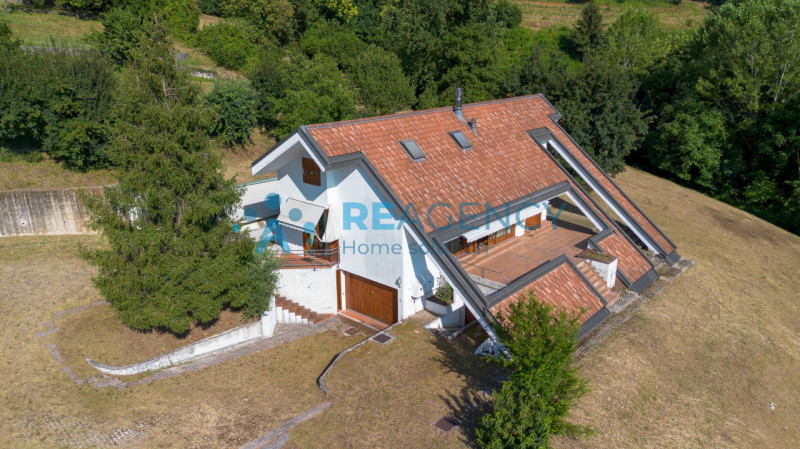 ARZIGNANO - Zona Castello

Siete una coppia o una famiglia di quattro persone? Desiderate vivere ...