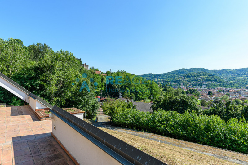 ARZIGNANO - Zona Castello

Siete una coppia o una famiglia di quattro persone? Desiderate vivere ...