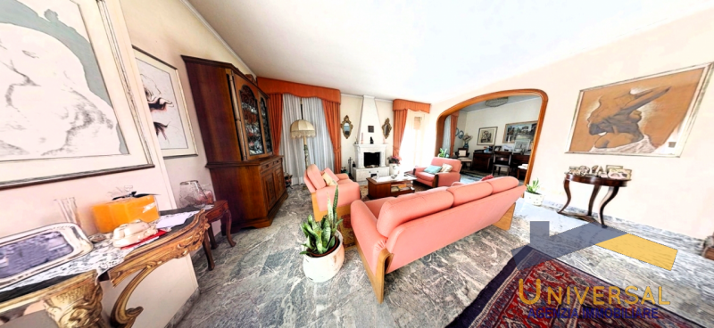 CAMPOSAMPIERO - Signorile appartamento dalle metrature introvabili, posizionato in una zona strat...