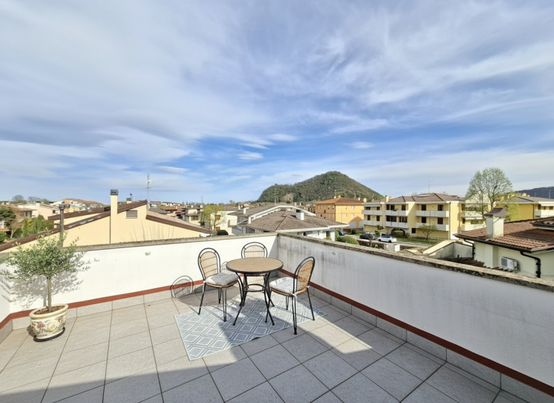 Nel cuore di Bresseo a San Biagio, una delle zone più richieste del Comune di Teolo per tranquill...