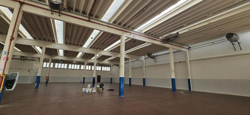 Riferimento per l'Agenzia VC1006 VIGONZA Perarolo - Zona Artigianale. Proponiamo in vendita un am...