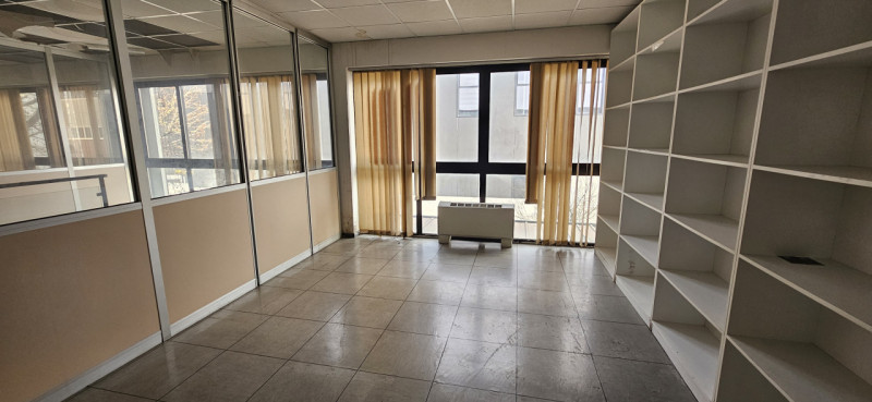 Riferimento per l'Agenzia VC1006 VIGONZA Perarolo - Zona Artigianale. Proponiamo in vendita un am...