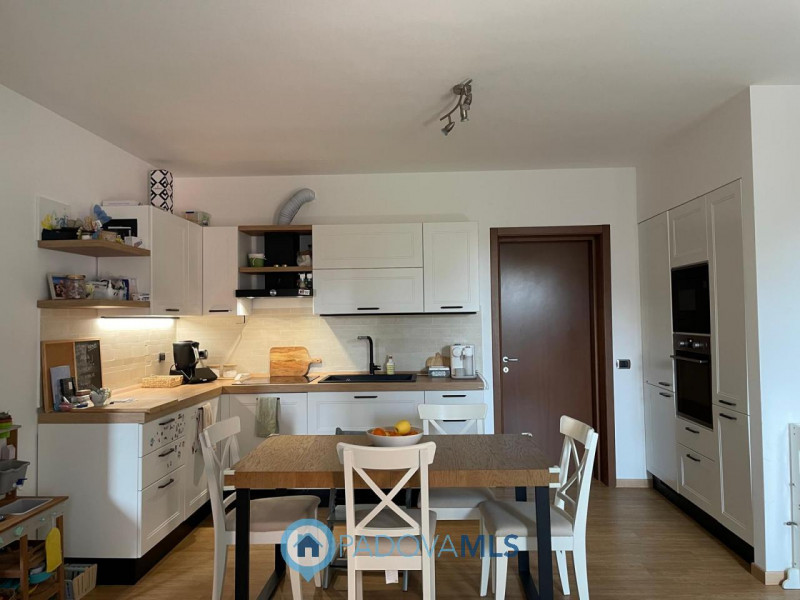 Immobile in esclusiva al Gruppo Padova MLS

Albignasego quartiere Lion: Proponiamo un interessant...