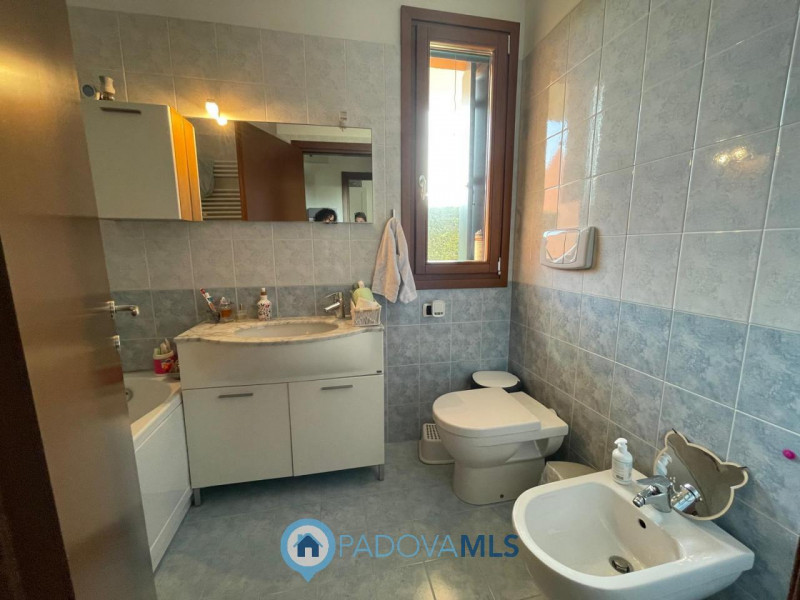 Immobile in esclusiva al Gruppo Padova MLS

Albignasego quartiere Lion: Proponiamo un interessant...