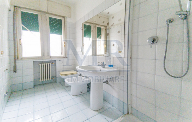 PADOVA - CITTA' GIARDINO
OTTIMO APPARTAMENTO CON SPAZI GENEROSI  - 3 CAMERE DA LETTO 

Nel cuore ...