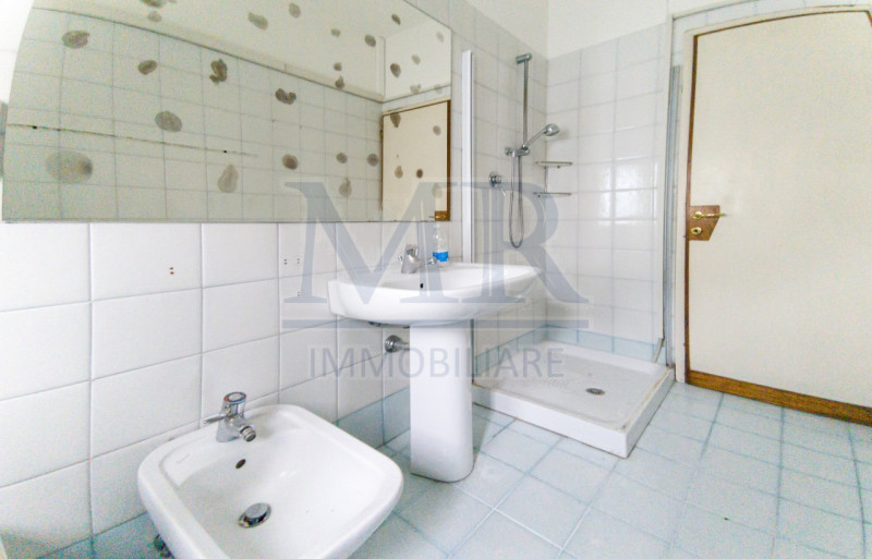 PADOVA - CITTA' GIARDINO
OTTIMO APPARTAMENTO CON SPAZI GENEROSI  - 3 CAMERE DA LETTO 

Nel cuore ...