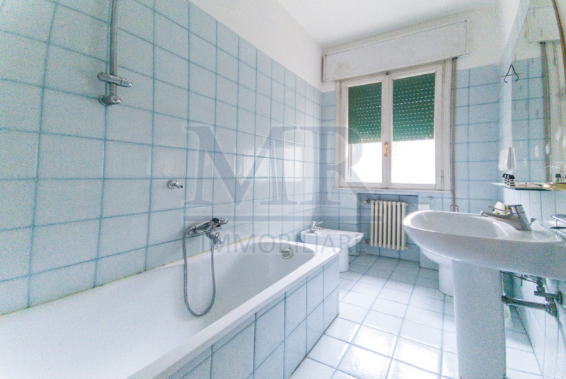 PADOVA - CITTA' GIARDINO
OTTIMO APPARTAMENTO CON SPAZI GENEROSI  - 3 CAMERE DA LETTO 

Nel cuore ...