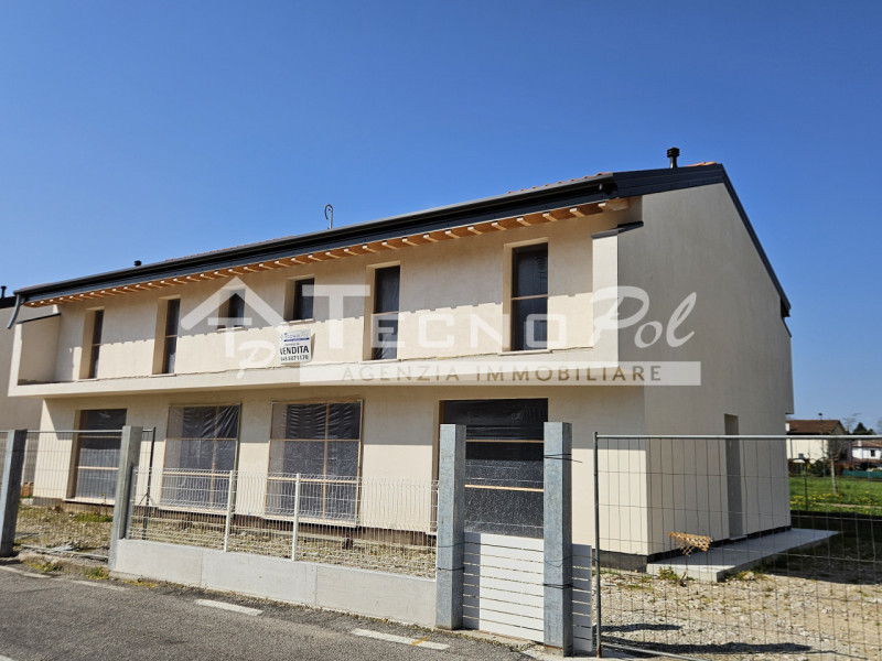 CAMPODARSEGO - Se quello che cerchi è l'indipendenza di una casa in contesto tranquillo ma ad una...