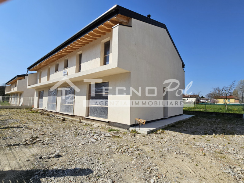 CAMPODARSEGO - Se quello che cerchi è l'indipendenza di una casa in contesto tranquillo ma ad una...