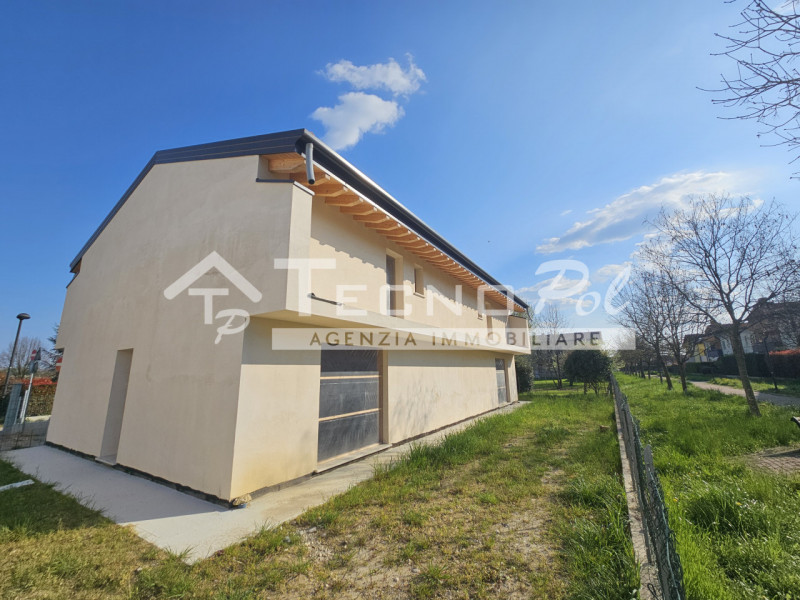 CAMPODARSEGO - Se quello che cerchi è l'indipendenza di una casa in contesto tranquillo ma ad una...