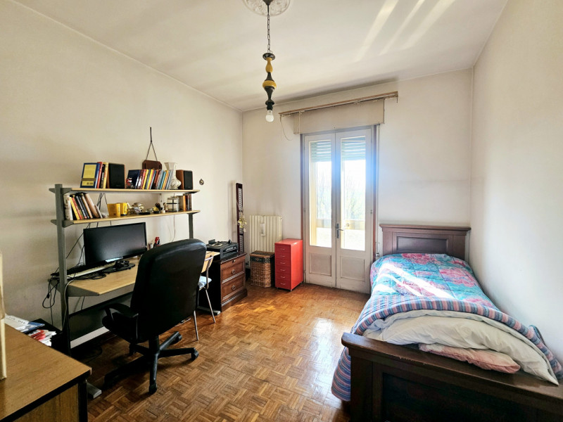 Proponiamo in vendita a Monselice, località Schiavonia, spaziosa casa singola con terreno agricol...