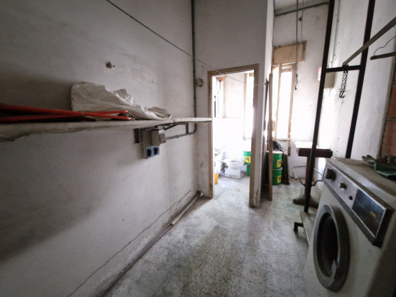 SAN CARLO - Via Cardinale Callegari, negozio 32 mq con bagno. Da ristrutturare. --- annuncio pubb...