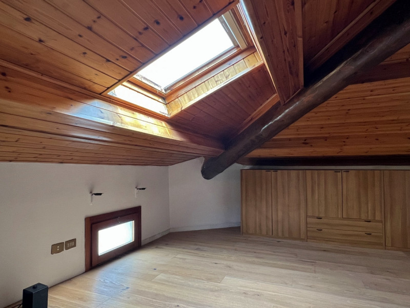 APPARTAMENTO SU 2 LIVELLI PARZIALMENTE RISTRUTTURATO IN VENDITA A VICENZA OVEST - RIF. 8375 
Nel ...