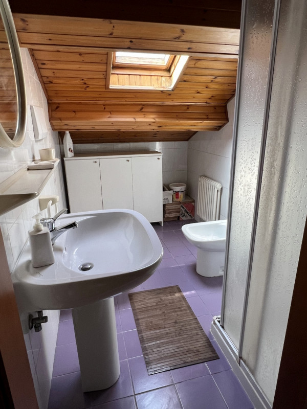 APPARTAMENTO SU 2 LIVELLI PARZIALMENTE RISTRUTTURATO IN VENDITA A VICENZA OVEST - RIF. 8375 
Nel ...