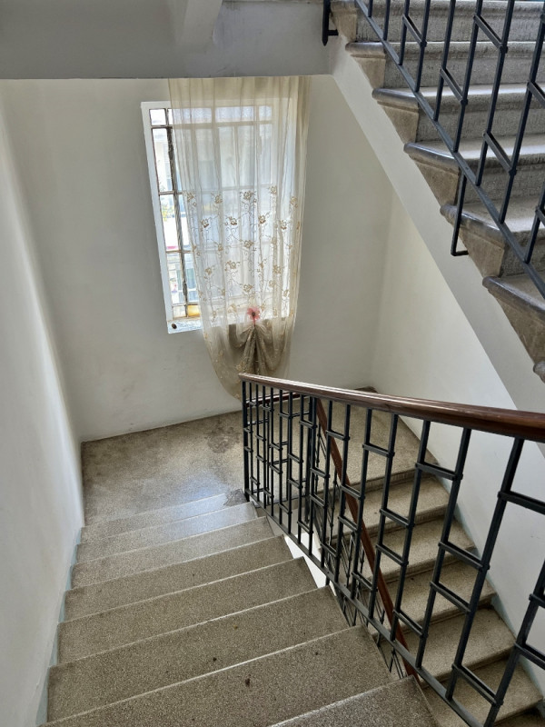 APPARTAMENTO SU 2 LIVELLI PARZIALMENTE RISTRUTTURATO IN VENDITA A VICENZA OVEST - RIF. 8375 
Nel ...