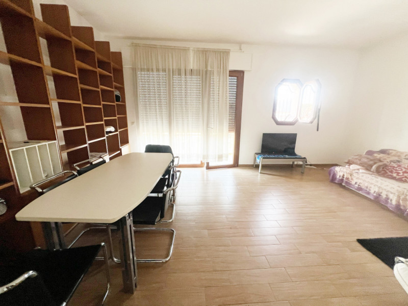 (Per INFO Cristina 3389226442) Situato nel cuore del quartiere San Domenico, a Selvazzano Dentro,...