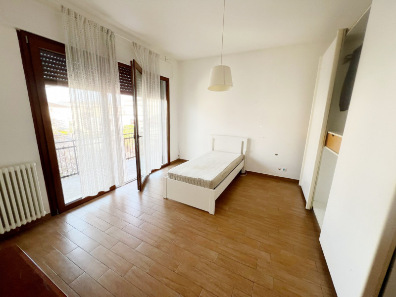 (Per INFO Cristina 3389226442) Situato nel cuore del quartiere San Domenico, a Selvazzano Dentro,...