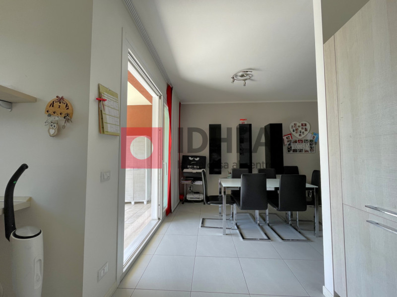 In una tranquilla zona residenziale nel cuore di Roncade, proponiamo in vendita appartamento tric...
