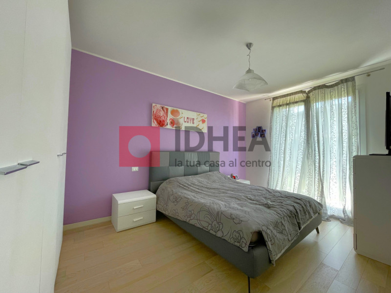 In una tranquilla zona residenziale nel cuore di Roncade, proponiamo in vendita appartamento tric...