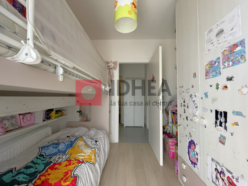 In una tranquilla zona residenziale nel cuore di Roncade, proponiamo in vendita appartamento tric...