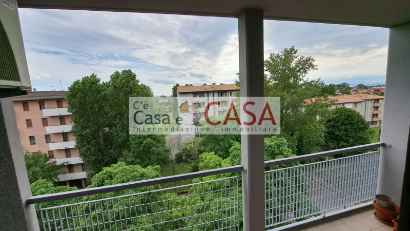 MEJANIGA Zona altamente servita, l’agenzia C’è Casa e CASA vi invita a prendere visione di un app...