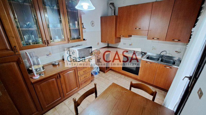 MEJANIGA Zona altamente servita, l’agenzia C’è Casa e CASA vi invita a prendere visione di un app...