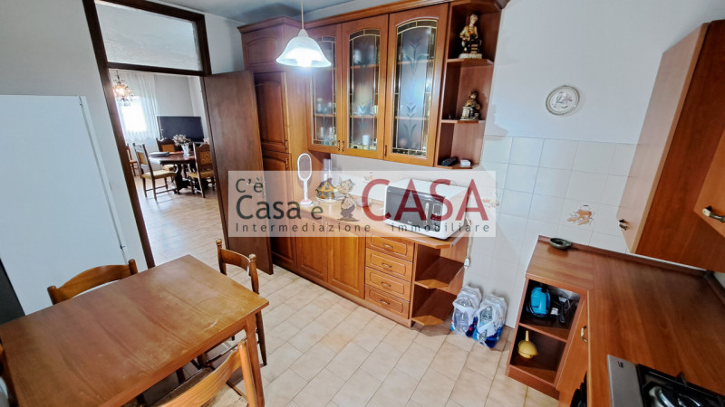 MEJANIGA Zona altamente servita, l’agenzia C’è Casa e CASA vi invita a prendere visione di un app...