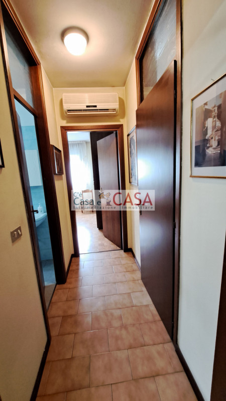 MEJANIGA Zona altamente servita, l’agenzia C’è Casa e CASA vi invita a prendere visione di un app...