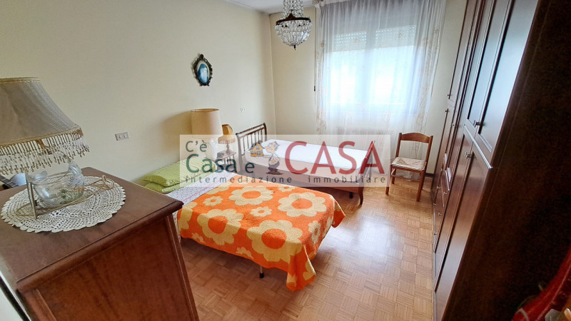 MEJANIGA Zona altamente servita, l’agenzia C’è Casa e CASA vi invita a prendere visione di un app...